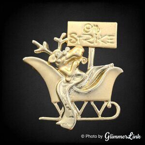 Vintage Danecraft Reindeer Sleigh On Strike Christmas Holiday Gold Tone Brooch